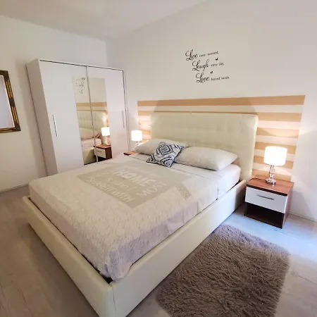 Lea 2 Apartment Malinska