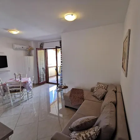 Apartament Lea 2 *