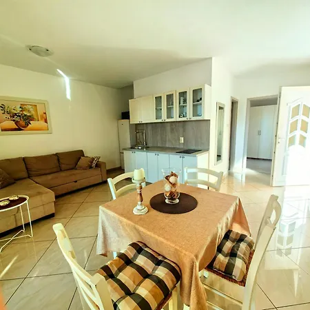 Appartement Lea 2 Malinska