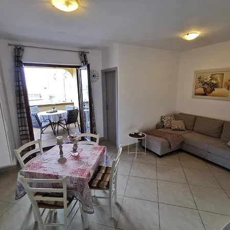 Lea 2 Apartament Malinska