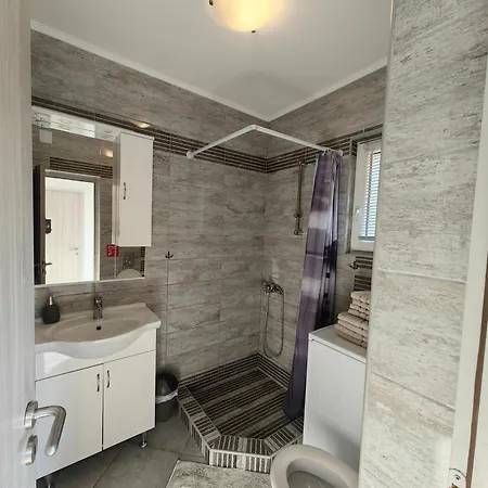 Lea 2 Apartment *